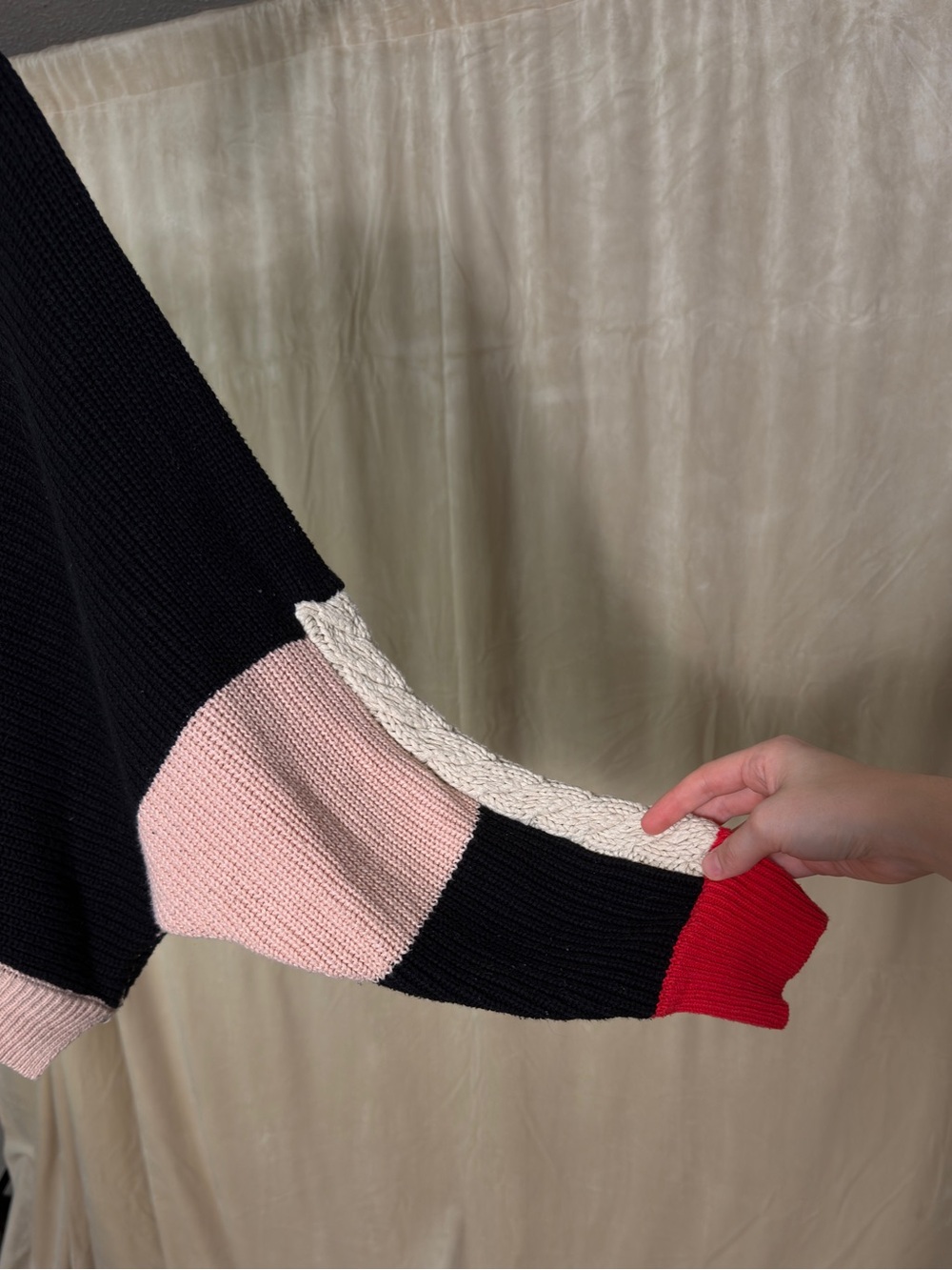 Charlotte Russe Colorblock Crewneck Sweater in Red, Black, Cream, Pink - Picture 7 of 8